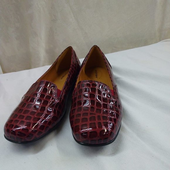 NWB Size 10.5 WW Comfort View Leisa Flat Women's Burgundy Shoes - Picture 2 of 5